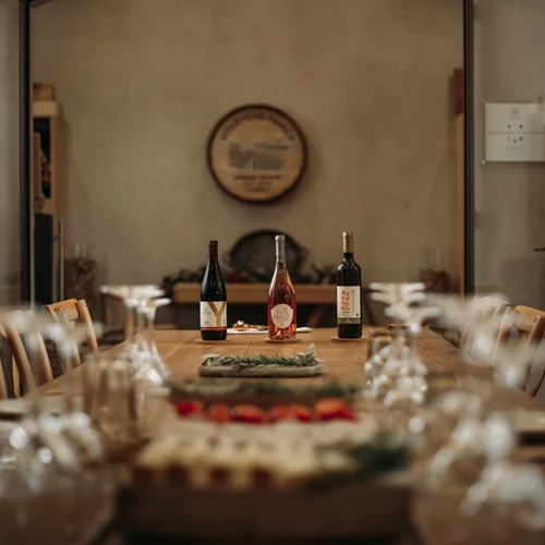 Η Άνδρος, το Kourtesis Wine Estate και ένας αναβιώμενος αμπελώνας "θαύμα"