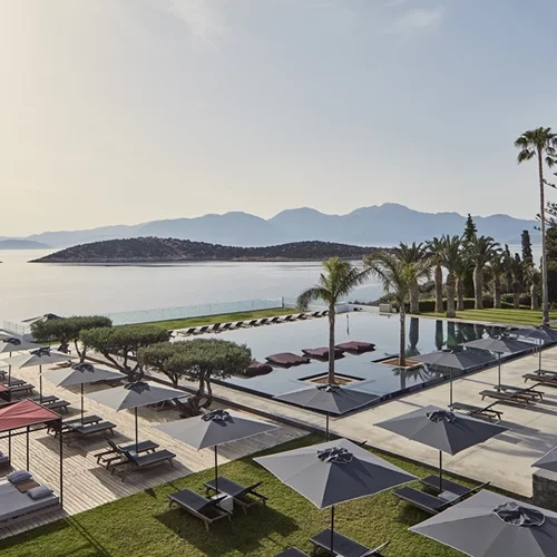 Το Minos Palace hotel & suites είναι πολλά περισσότερα από ένα πολυτελές resort