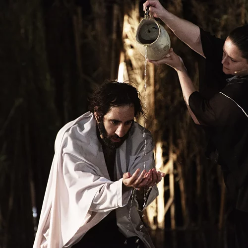 ζ-η-θ, ο Ξένος