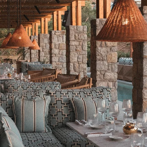 Το "La Cantine du Faubourg Mykonos" είναι έτοιμο για να υποδεχτεί τη θερινή σεζόν