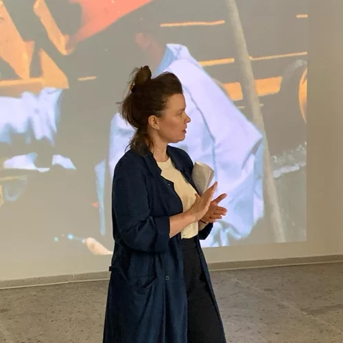 Πάτι Βαρδάμη: "Περάσαμε μονομιάς από το ‘Ελληνας δεν θα γίνεις ποτέ Αλβανέ’ στο ‘Πόσο cool είσαι Αλβανέ’ χωρίς να μιλήσουμε καθόλου για το τι συνέβη στο μεσοδιάστημα"