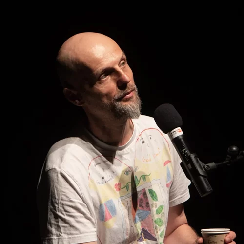 Γιατί η θεατρική Αθήνα υποκλίνεται στον Ιβάν Βιριπάγιεφ;