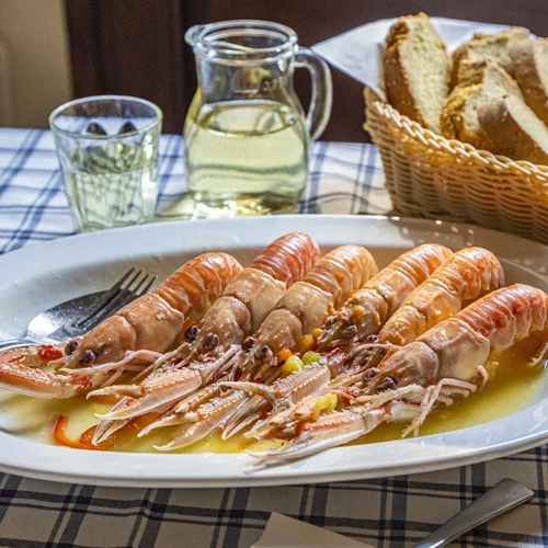 O "Κάβος 1964" στα Ίσθμια είναι η ψαροταβέρνα στα καλύτερά της