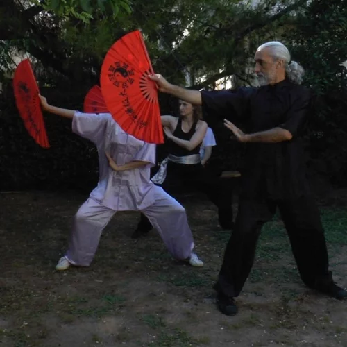 Στην Κόψη του Ξυραφιού