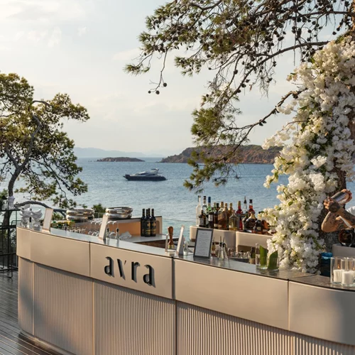Η γεύση του Four Seasons Astir Palace Hotel Athens, όπου κι αν βρίσκεστε