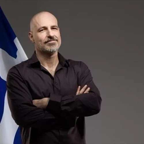 Δεν κρίνω