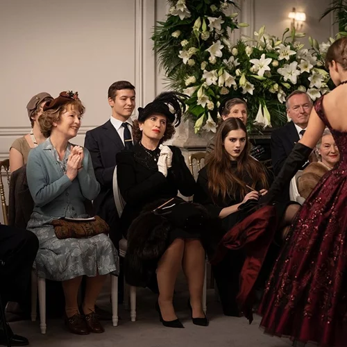 Η Κυρία Χάρις Πάει στο Παρίσι