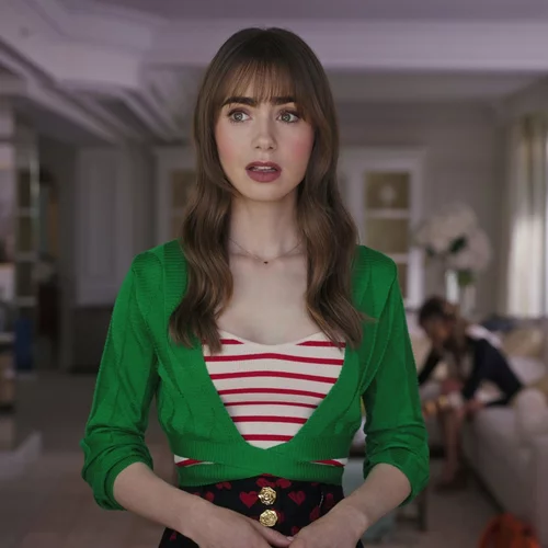 "Emily in Paris": Aναβάλλονται τα γυρίσματα της 4ης σεζόν