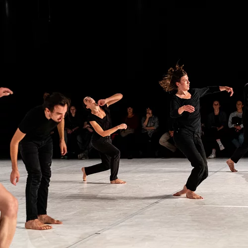 Ο βιομηχανικός χώρος ΠΛΥΦΑ φιλοξενεί δύο μοναδικά έργα χορού