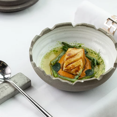 To νέο μενού γευσιγνωσίας του Sense βγάζει "Ρίζες στο Χρόνο"