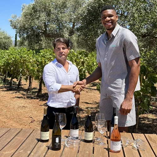 Η οικογένεια Αντετοκούνμπο επενδύει στα ελληνικά οινοποιεία