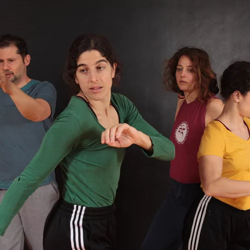 "Διαρκώς με ταράζεις" στο χορό Τέτη Νικολοπούλου στο Θέατρο Καλλιρόης