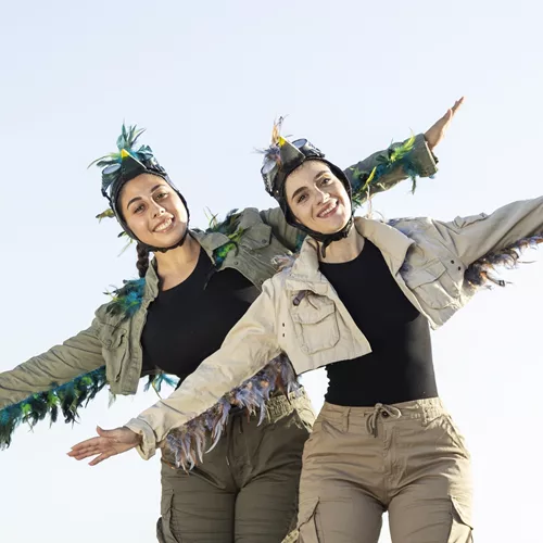 Κόντρα στον άνεμο: Η ιπτάμενη περιπέτεια της Τίρα