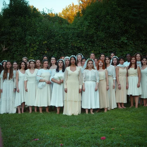 Οι CHÓRES τραγουδούν τα "Κάλαντα της Άνοιξης"