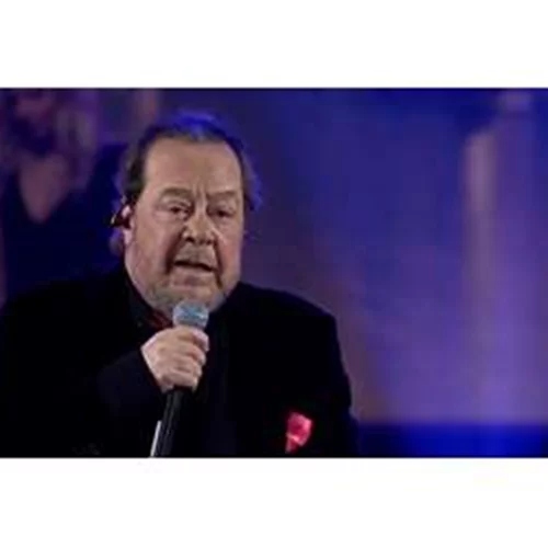 Ο Γιάννης Πάριος έρχεται αυτό το καλοκαίρι