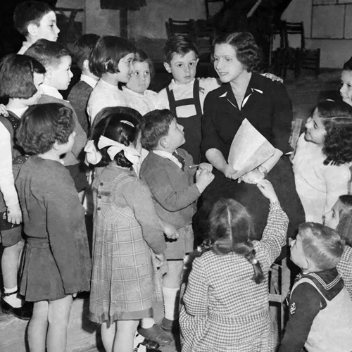 "Aγαπημένη Θεία Λένα": Ένα ντοκιμαντέρ της Μαρίας Ηλιού για τη ζωή και το έργο της Αντιγόνης Μεταξά