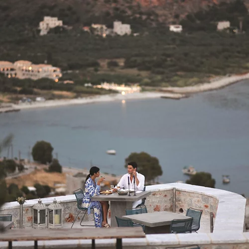 "Πέτρα & Φως": Καλοκαίρι 4 αστέρων με θέα τον επιβλητικό Ταΰγετο