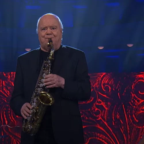 Ο συνθέτης και βιρτουόζος του σαξόφωνου, Γιώργος Κατσαρός έρχεται στο "Σπίτι με το MEGA"