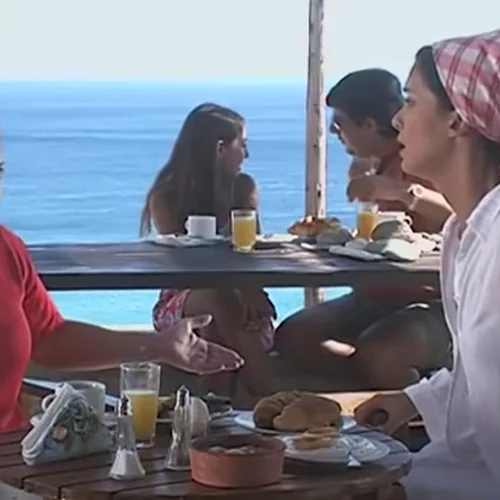 6 καλοκαιρινές αποδράσεις της ελληνικής ΤV που όλοι θυμόμαστε