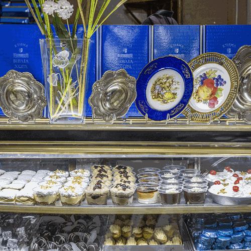 Κλασικά, vintage και ρετρό ζαχαροπλαστεία που έχτισαν το γλυκό μύθο της Αθήνας