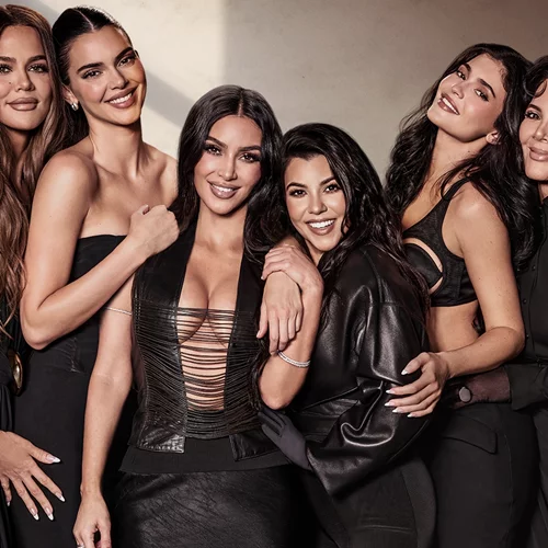 "The Kardashians": η σελέμπριτι οικογένεια επιστρέφει με έβδομη σεζόν
