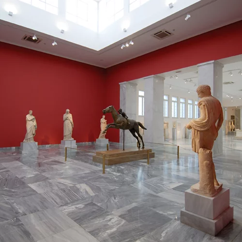 Το Εθνικό Αρχαιολογικό Μουσείο υποδέχεται τα Χριστούγεννα αναδεικνύοντας την αρχαία τέχνη