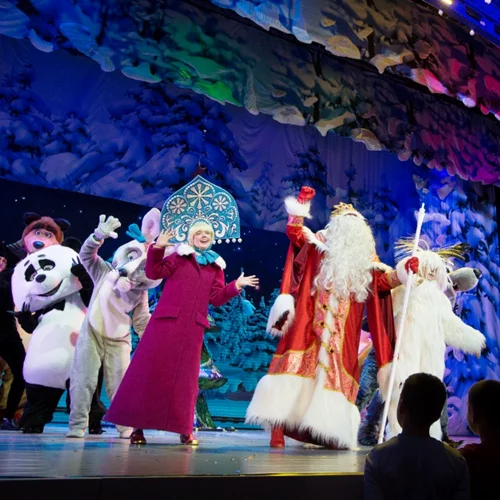 Η "Μάσα και ο αρκούδος" επιστρέφουν στο Christmas Theater