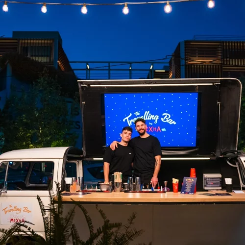 "The Travelling Bar by Mexha": Ένα μπαρ που ταξιδεύει όπου και όπως το θελήσεις