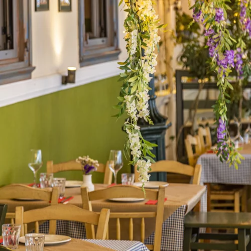 Κυριακή του Πάσχα σε Συν Αθηνά και Αμπιμπάγιο