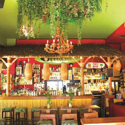 "Tiki Bar Athens": Στην τροπική πλευρά του αθηναϊκού downtown