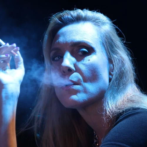 "Αγαπητέ μαλ@κα": Έξτρα παραστάσεις για το προκλητικό μυθιστόρημα της Βιρζινί Ντεπάντ