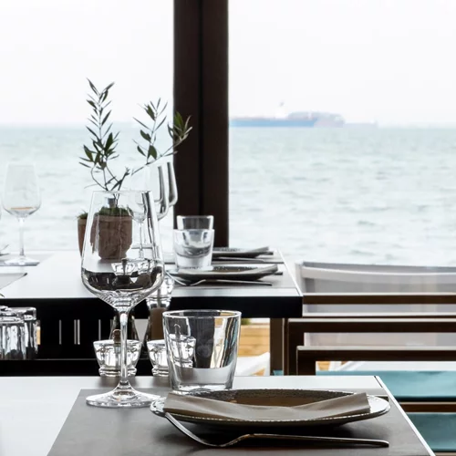 Το "Ντοβίλ" ενισχύει τη θαλασσοφαγία της Καλαμαριάς