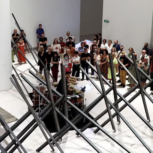 Τελικά ποιός ήταν ο Ιάννης Ξενάκης; Αέναη πορεία προς ένα κράμα Τέχνης και Επιστήμης