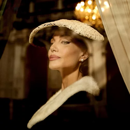 Advent calendar 6/12: Ανακαλύψτε την Μαρία Κάλλας στην ταινία "Maria" με την Αντζελίνα Τζολί