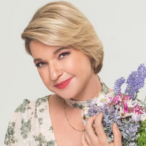 Νάντια Κοντογεώργη: "Βάζοντας χιούμορ στη δραματικότητα έχεις όλα τα χρώματα της ζωής"