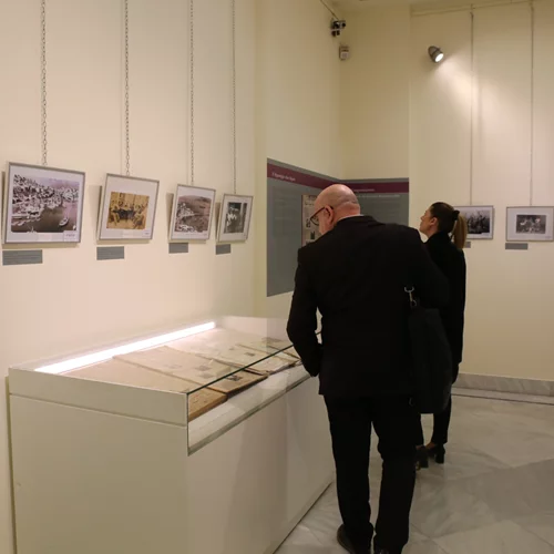 Η Δημοτική Πινακοθήκη Πειραιά τιμά τους Μικρασιάτες