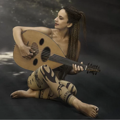 Η Βάσια Βουγιουκλή επιστρέφει στον Σταυρό του Νότου Plus με μια ξεχωριστή ethnic βραδιά