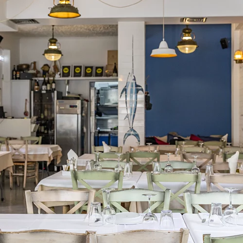 Video walkthrough: Η Ναταλία Δραγούμη αρμενίζει στις Μικρές Κυκλάδες