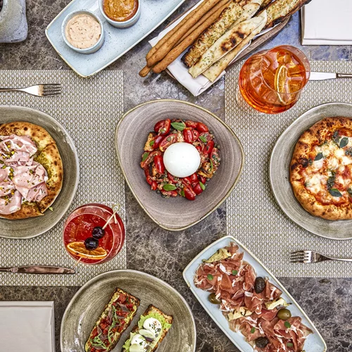 "Il Giardino Segreto": Ο κομψός μυστικός κήπος στο Atrium του Alexander’s Lounge ανεβάζει το aperitivo σε άλλο επίπεδο