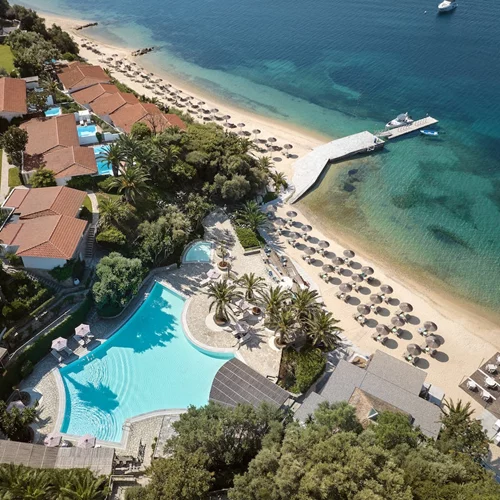 Το "Eagles Resort" ανανεώνεται με 20 ανασχεδιασμένες σουίτες και συνεργασία με τον βραβευμένο σεφ Αλέξανδρο Τσιοτίνη