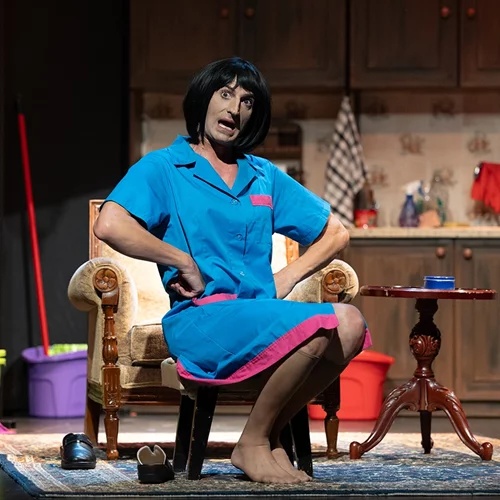 "Καθαρίστρια": Είδαμε τον Αντώνη Παπαηλία να ερμηνεύει την γλυκόπικρη ιστορία της Πελαγίας