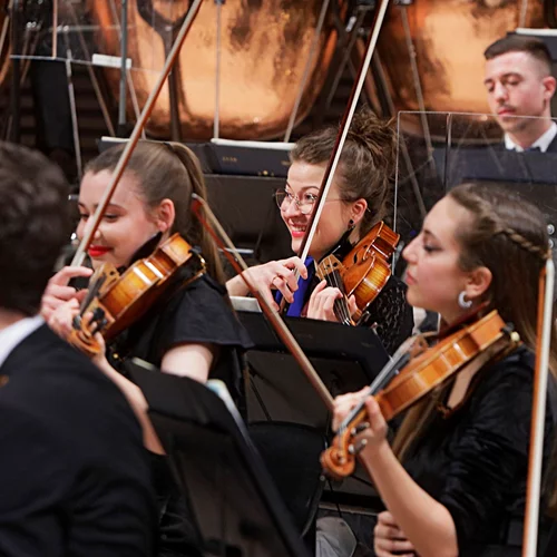 "Οι (αβέβαιες) τέσσερις εποχές": Μια πανευρωπαϊκή συναυλία για τον Πλανήτη στο εμβληματικό νησί της Δήλου