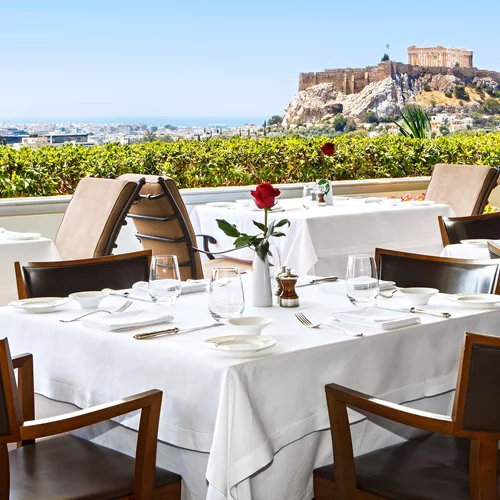 Πάσχα με ιδιαίτερα μενού στα ξενοδοχεία της Αθήνας