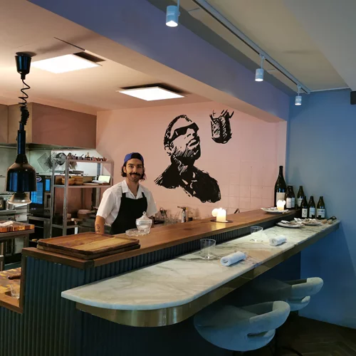 Ο Κατάρας στο "Cantina" στη Σίφνο