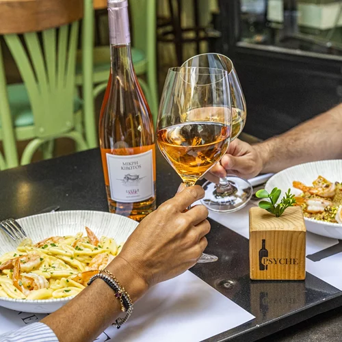 Το Psyche Wine Bistro γιορτάζει με 50 ετικέτες κρασιού στα €5