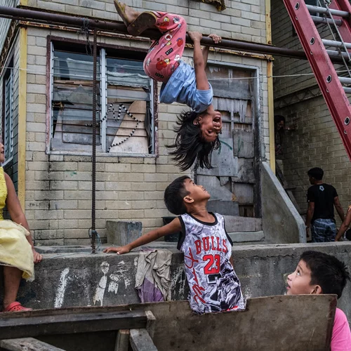 Διεθνής ομαδική έκθεση φωτογραφίας από τη Moments Collective