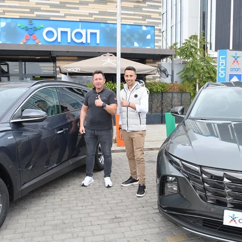 Με το κλειδί στο χέρι οι δύο μεγάλοι νικητές του διαγωνισμού OPAP Store App