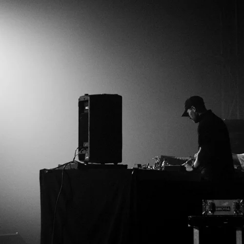 Οι θρύλοι Autechre ζωντανά στην Ακρόπολη