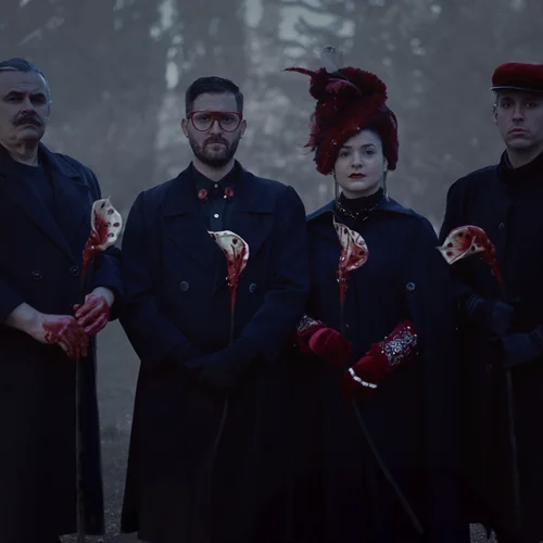 Το "Αίμα των κρίνων" στο θέατρο 104 μιλά για τη φρίκη του πολέμου