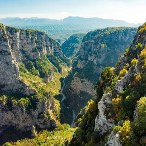 Traveller Review Awards 2026: Στις πιο φιλόξενες περιοχές του κόσμου η Ήπειρος